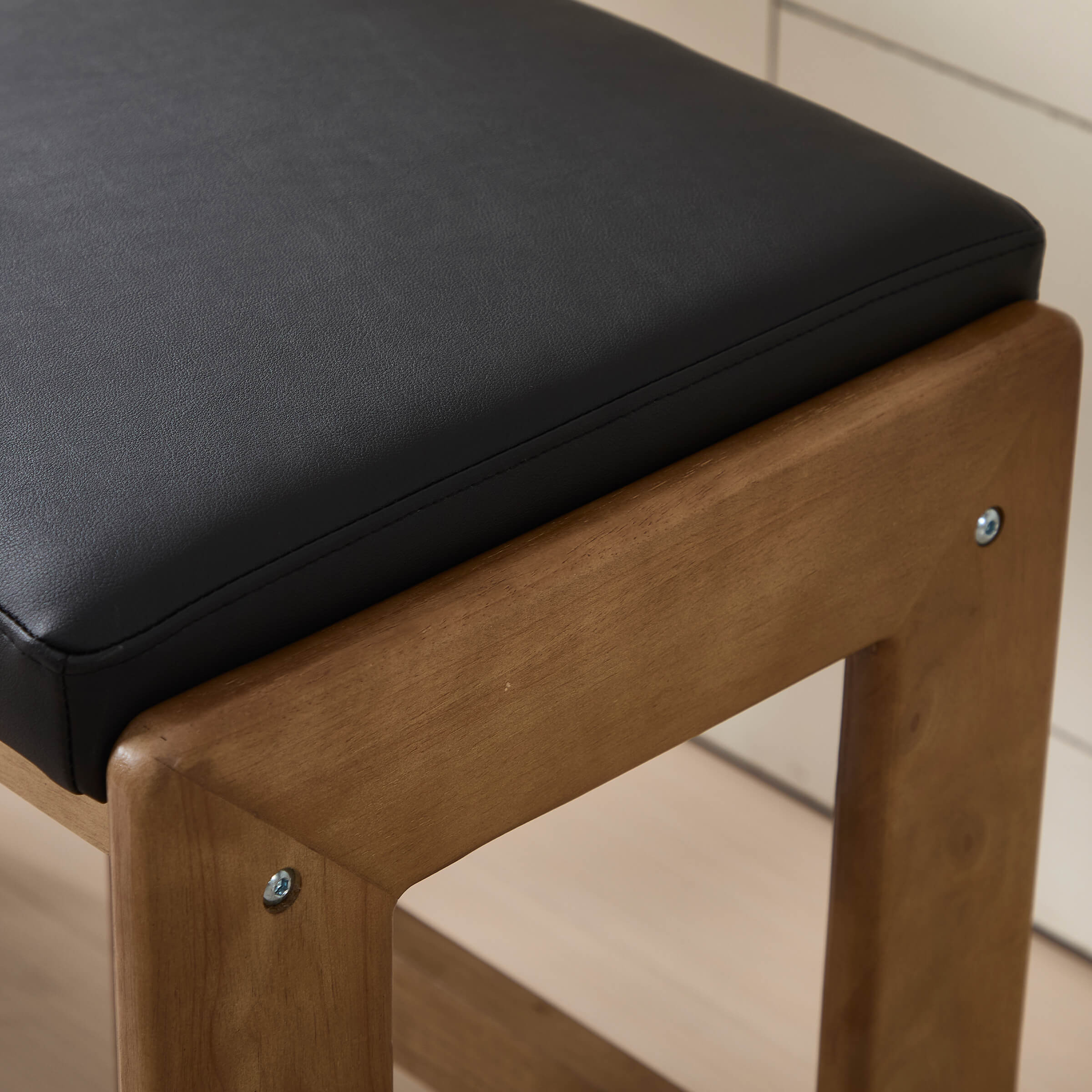 CIMOTA 26-inch Farmhouse Saddle Seat Bar Stools Set of 2 - 5852CS