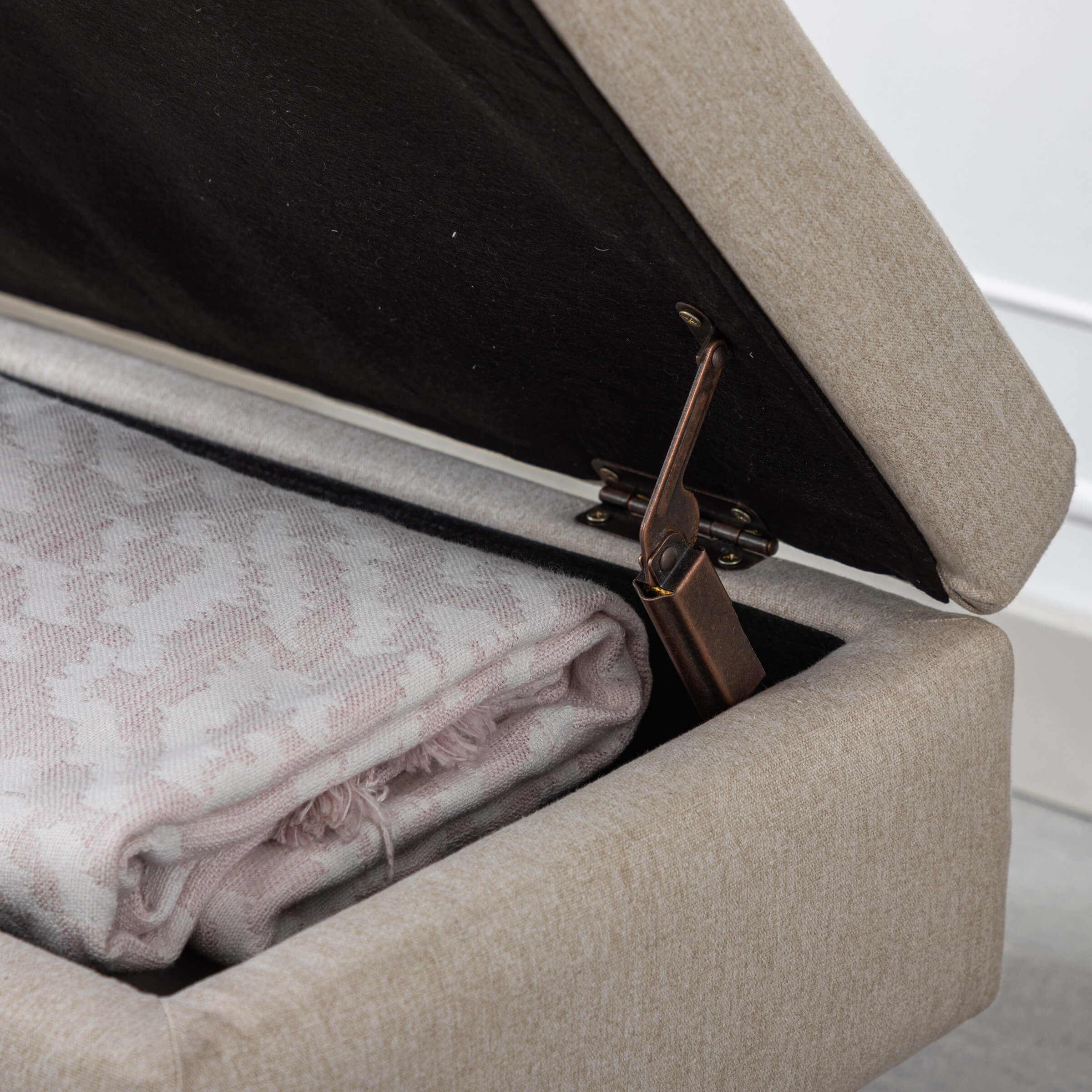 EALSON Modern Storage End of Bench - 2541BH