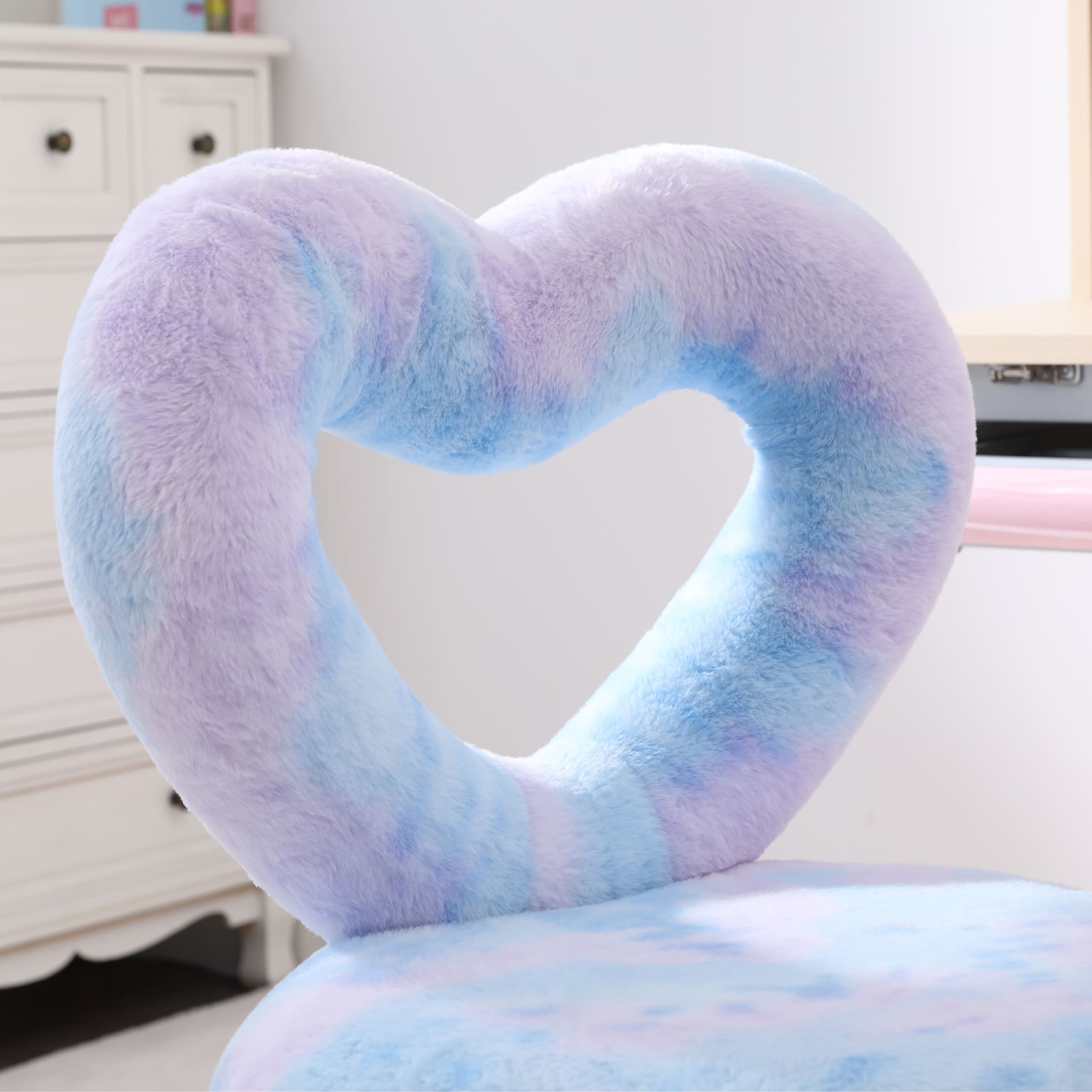 ROCITY Adjustable Rolling Kids Desk Chair with Heart-Shape Back - 7002KC