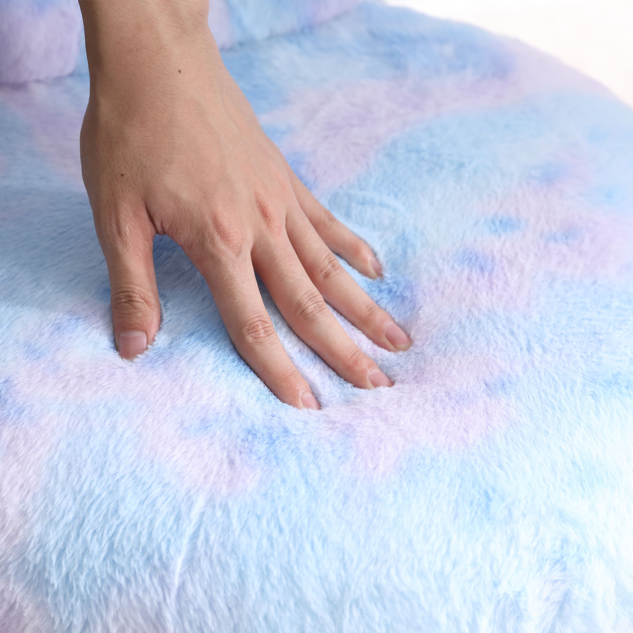 ROCITY Adjustable Rolling Kids Desk Chair with Heart-Shape Back - 7002KC