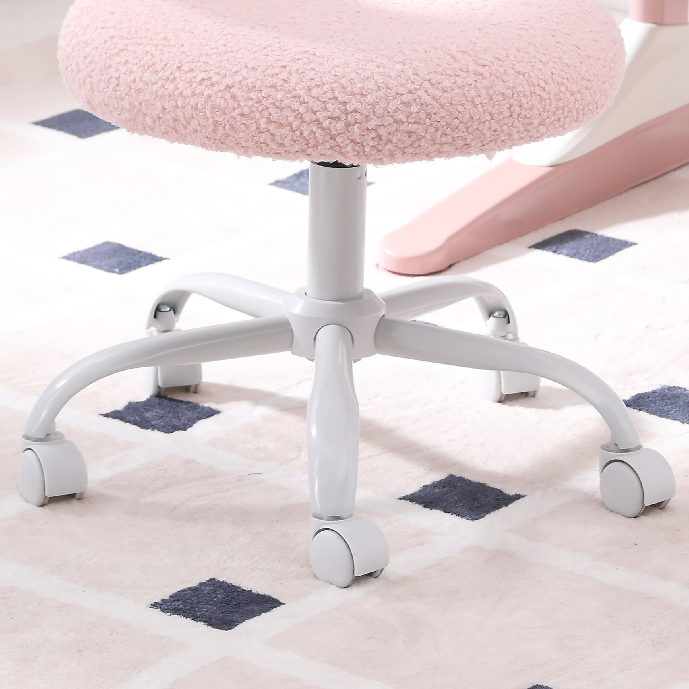 ROCITY Adjustable Rolling Kids Desk Chair with Heart-Shape Back - 7002KC