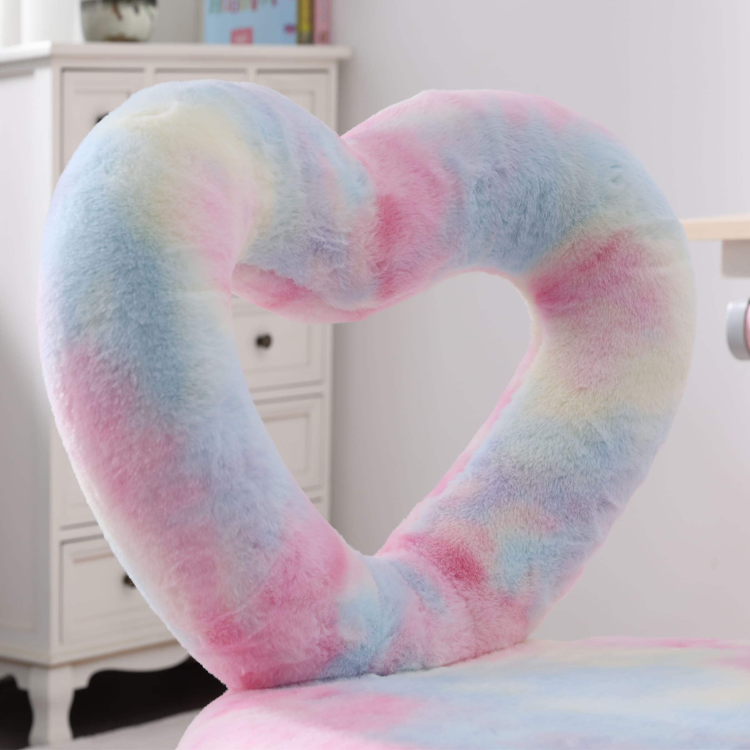 ROCITY Adjustable Rolling Kids Desk Chair with Heart-Shape Back - 7002KC