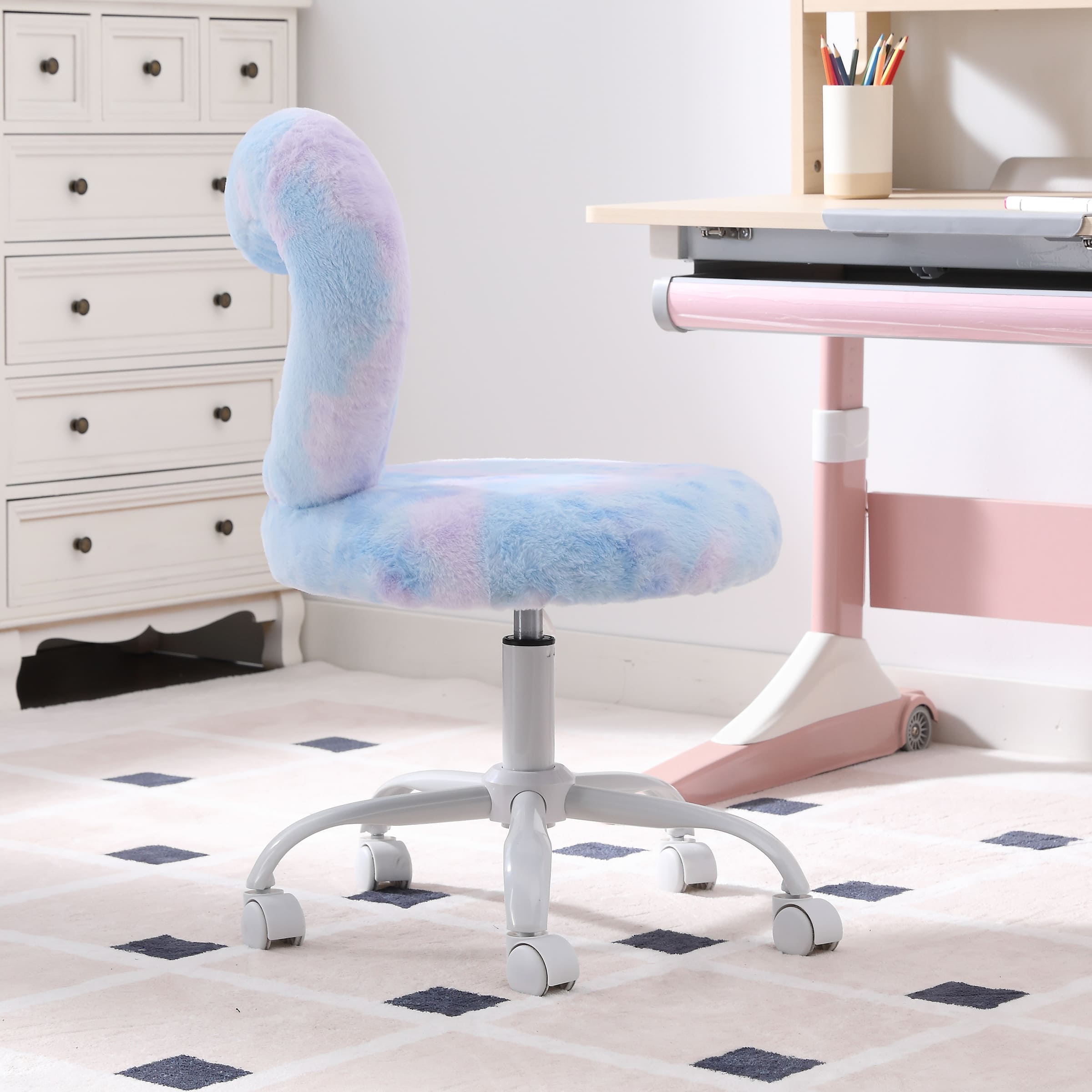 ROCITY Adjustable Rolling Kids Desk Chair with Heart-Shape Back - 7002KC