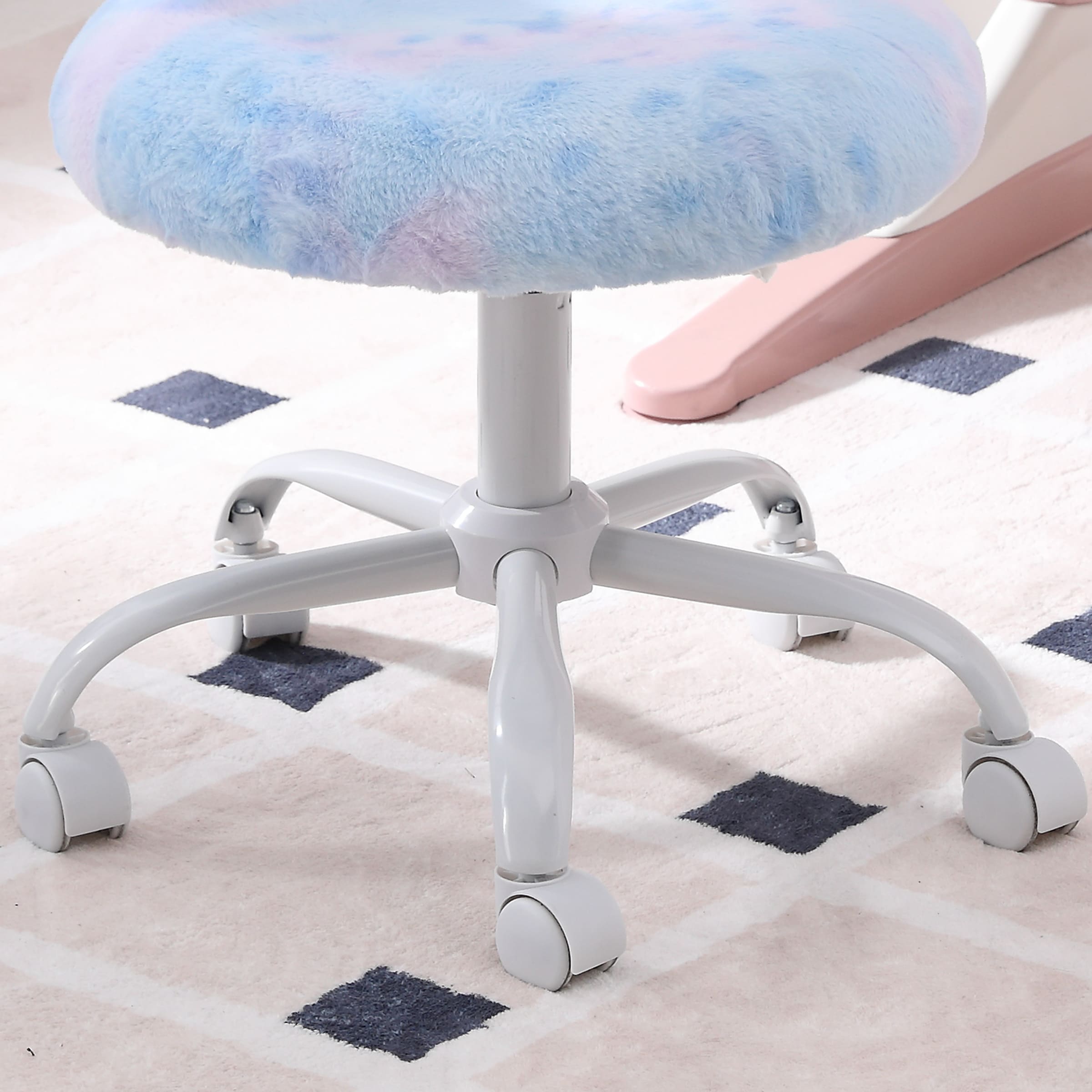 ROCITY Adjustable Rolling Kids Desk Chair with Heart-Shape Back - 7002KC