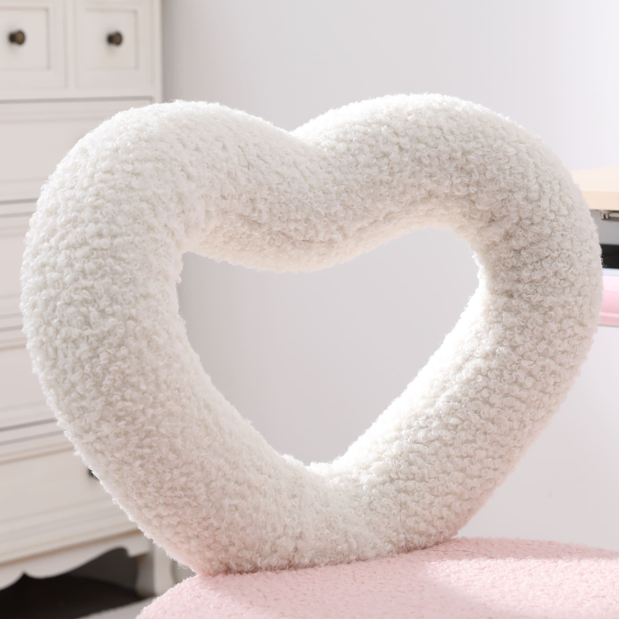 ROCITY Adjustable Rolling Kids Desk Chair with Heart-Shape Back - 7002KC