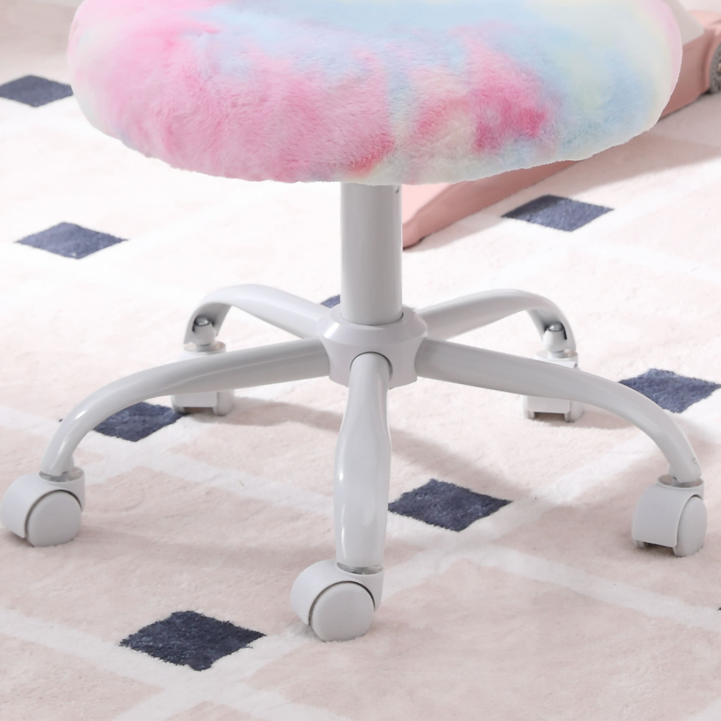 ROCITY Adjustable Rolling Kids Desk Chair with Heart-Shape Back - 7002KC