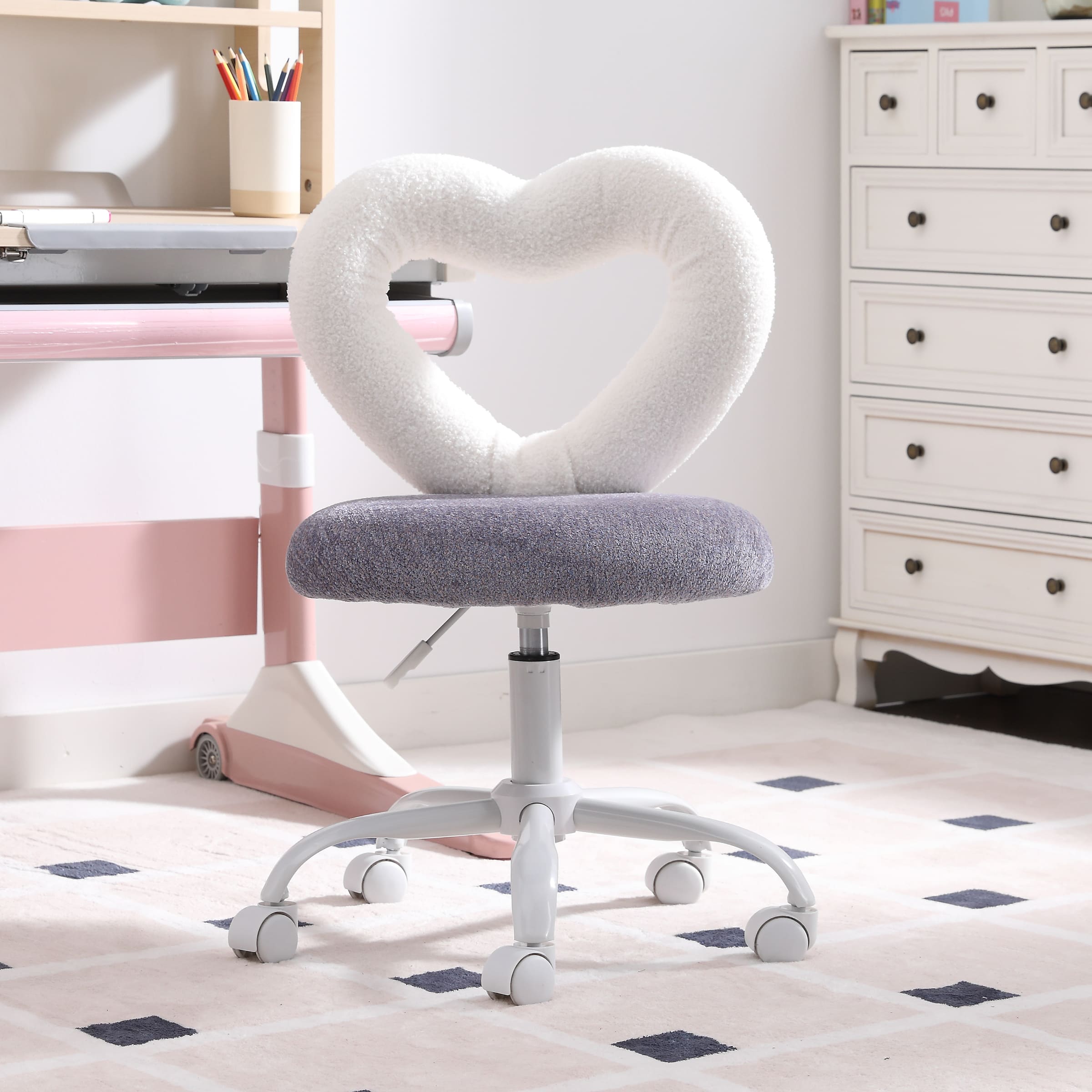 ROCITY Adjustable Rolling Kids Desk Chair with Heart-Shape Back - 7002KC