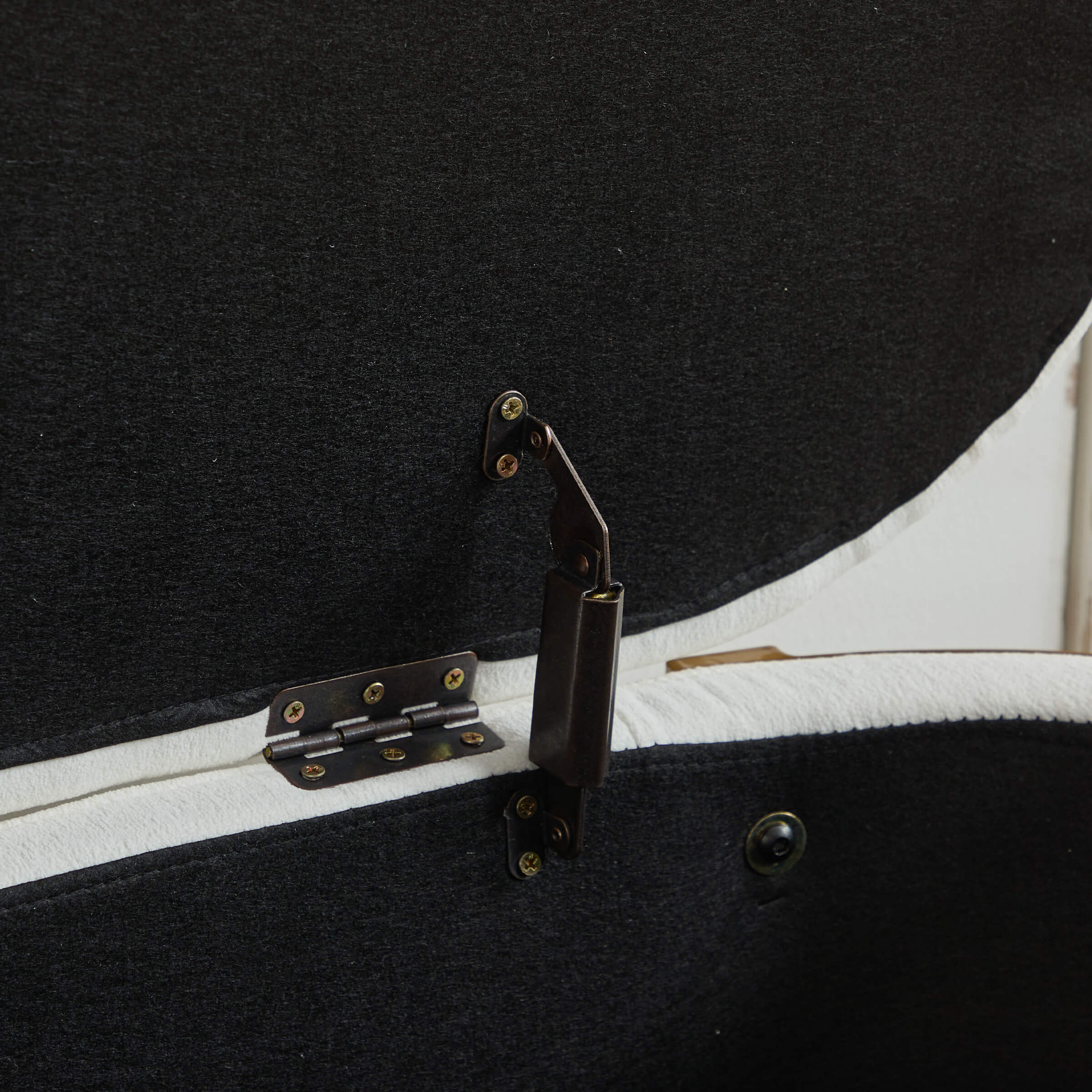 ZH4YOU 48”W Storage Bench Ottoman End of Bed - 5001BH