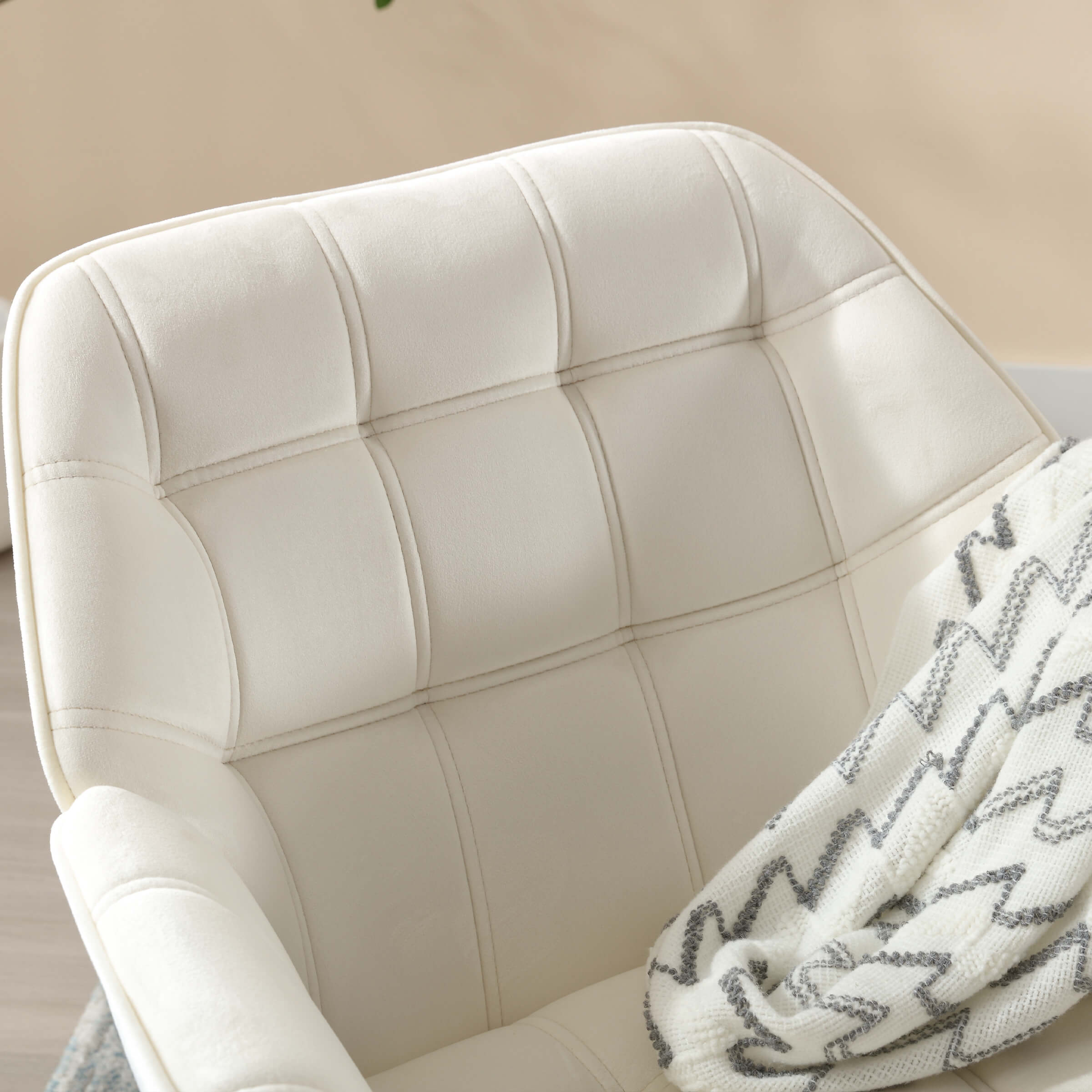 VESCASA Accent Chair with Ottoman - 8904AO