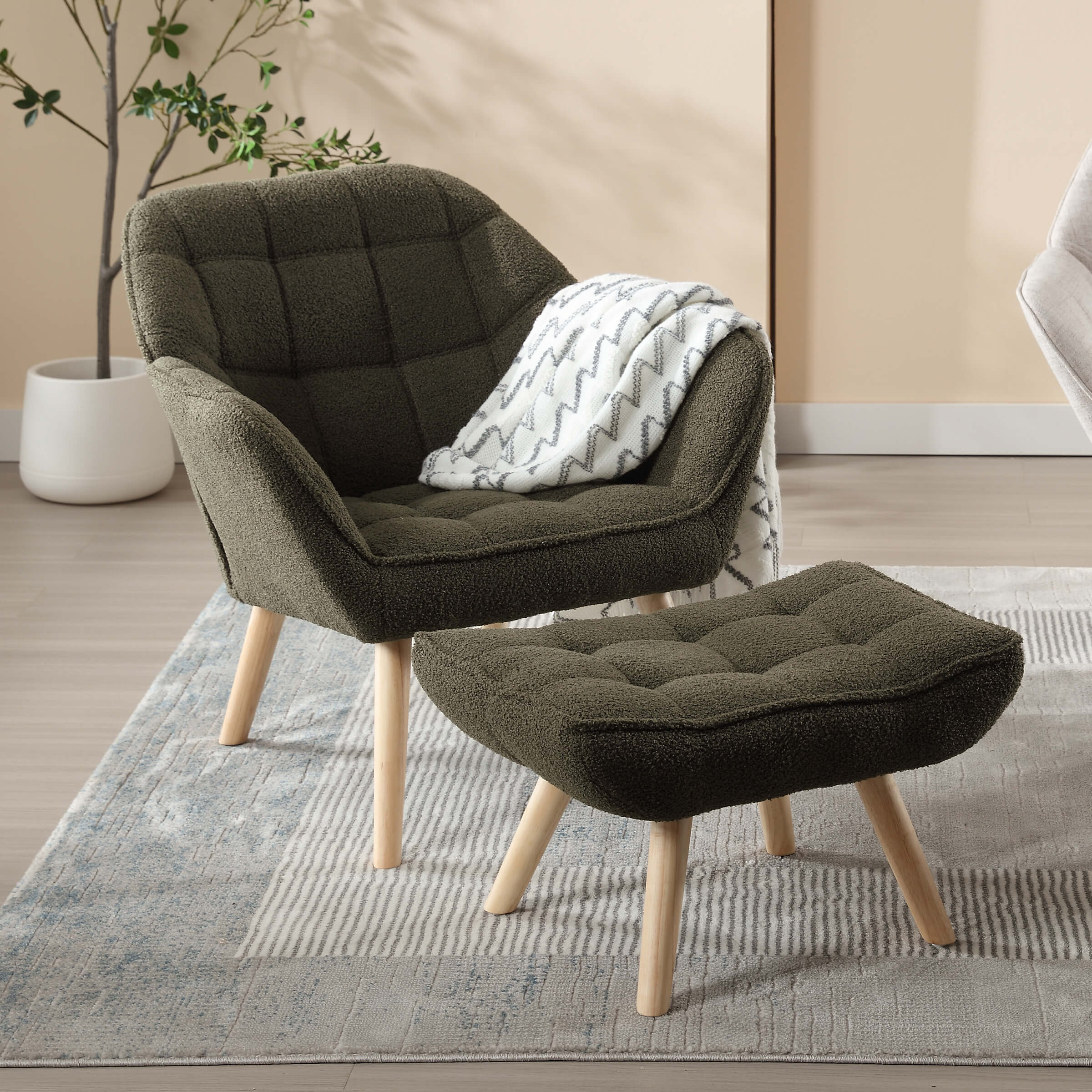 VESCASA Accent Chair with Ottoman - 8904AO