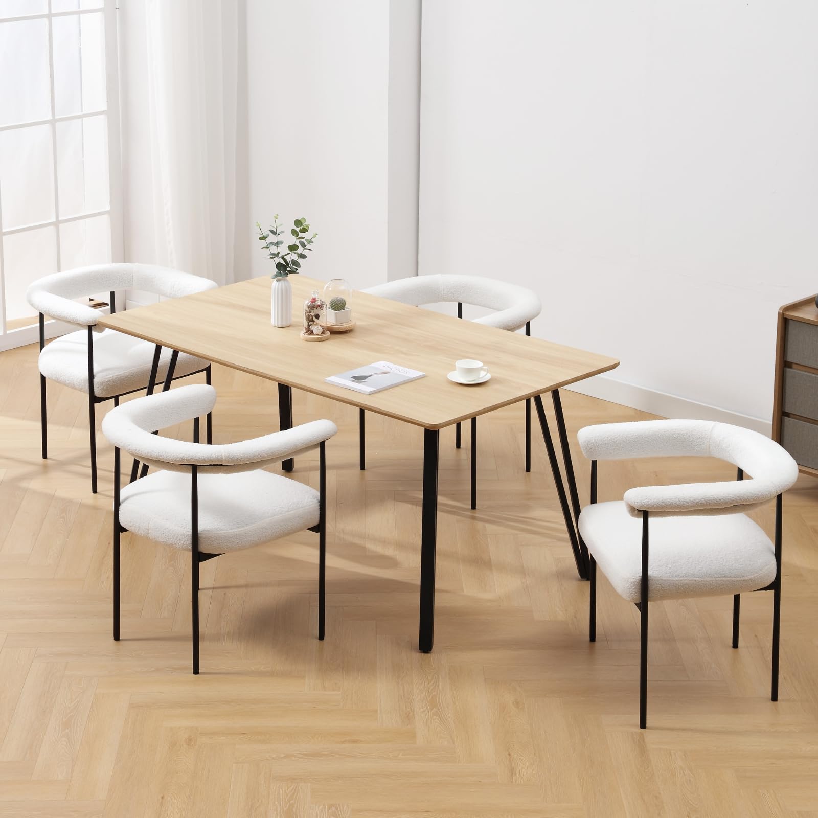 Table with five chairs around