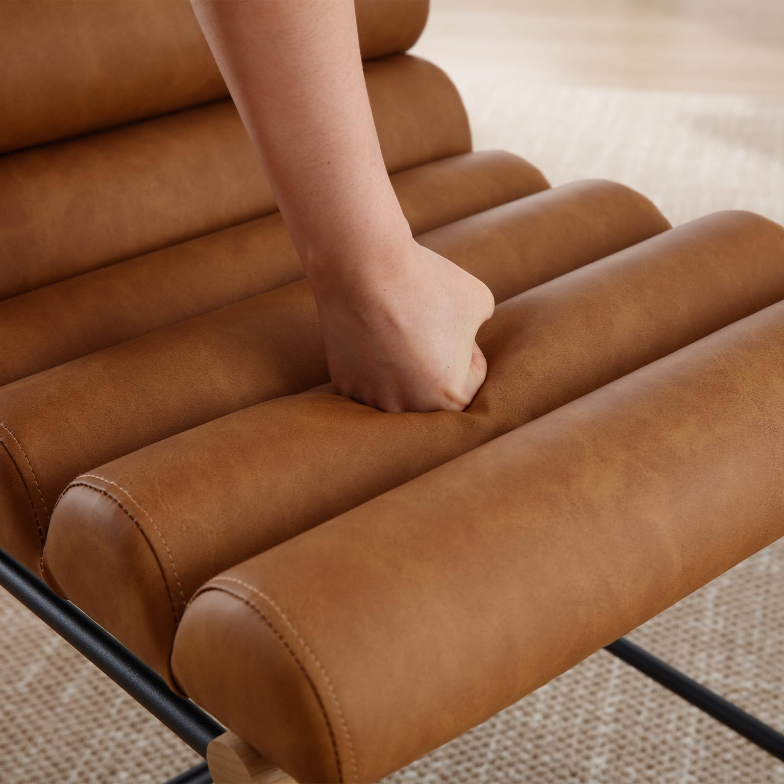 Hand pressing cushion of chair