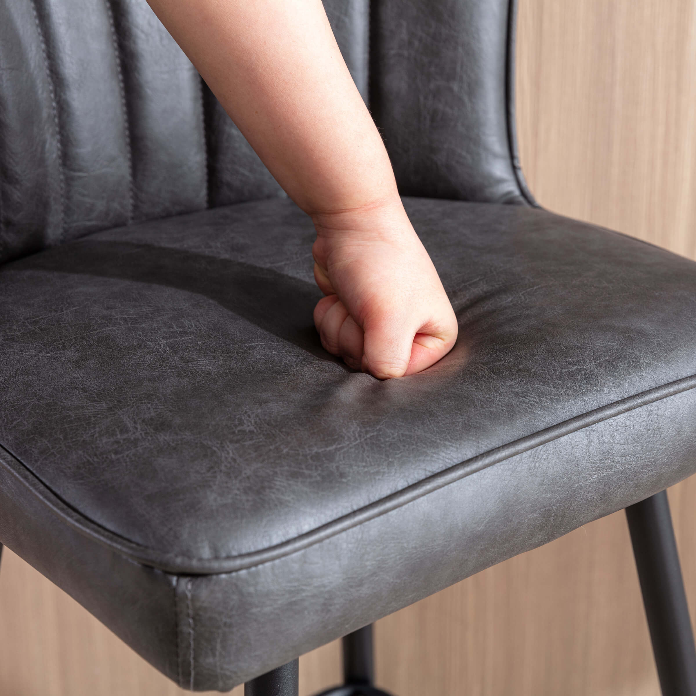 ROCITY Curved Back Counter Stools Set of 2 - 8684CS