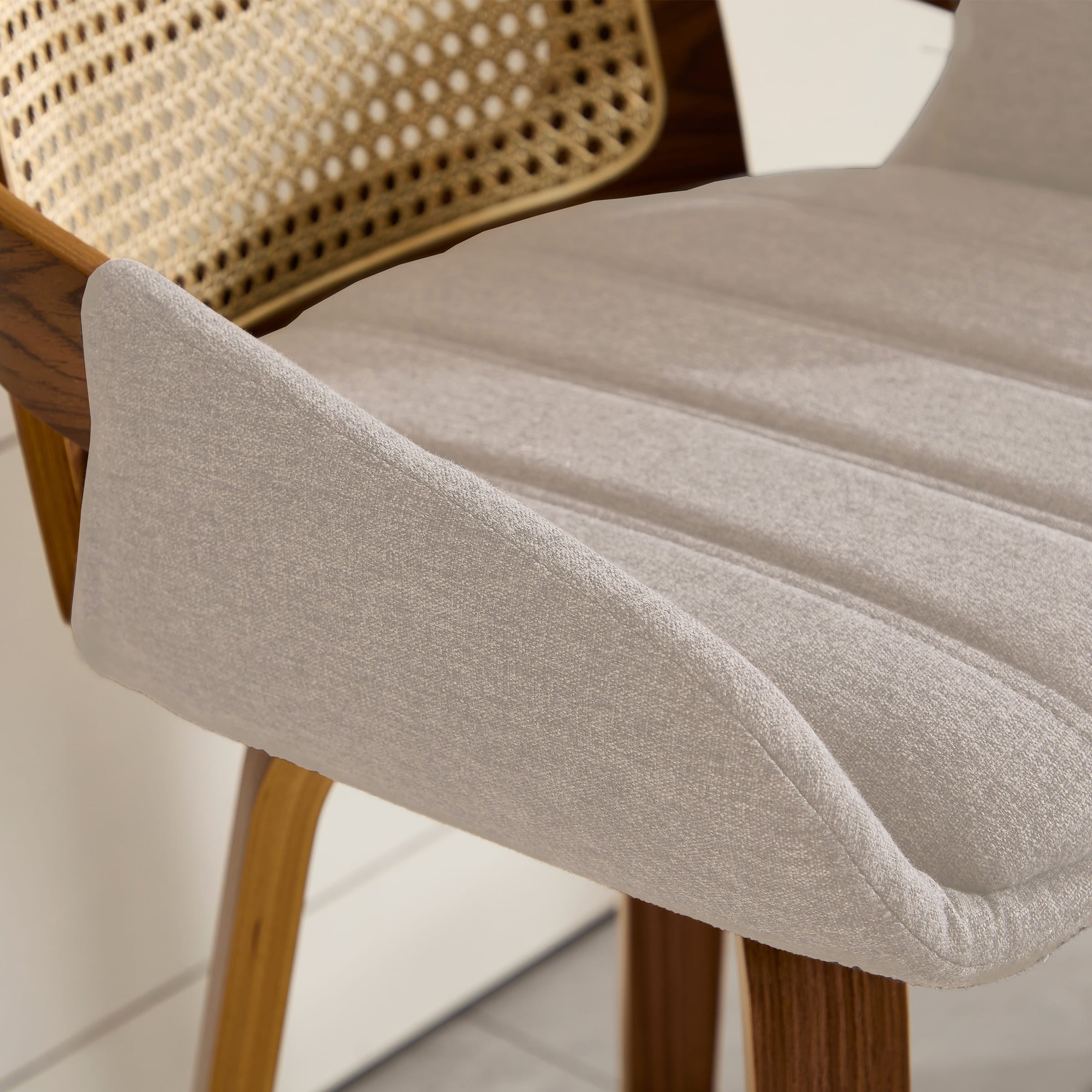 Seat cushion corner