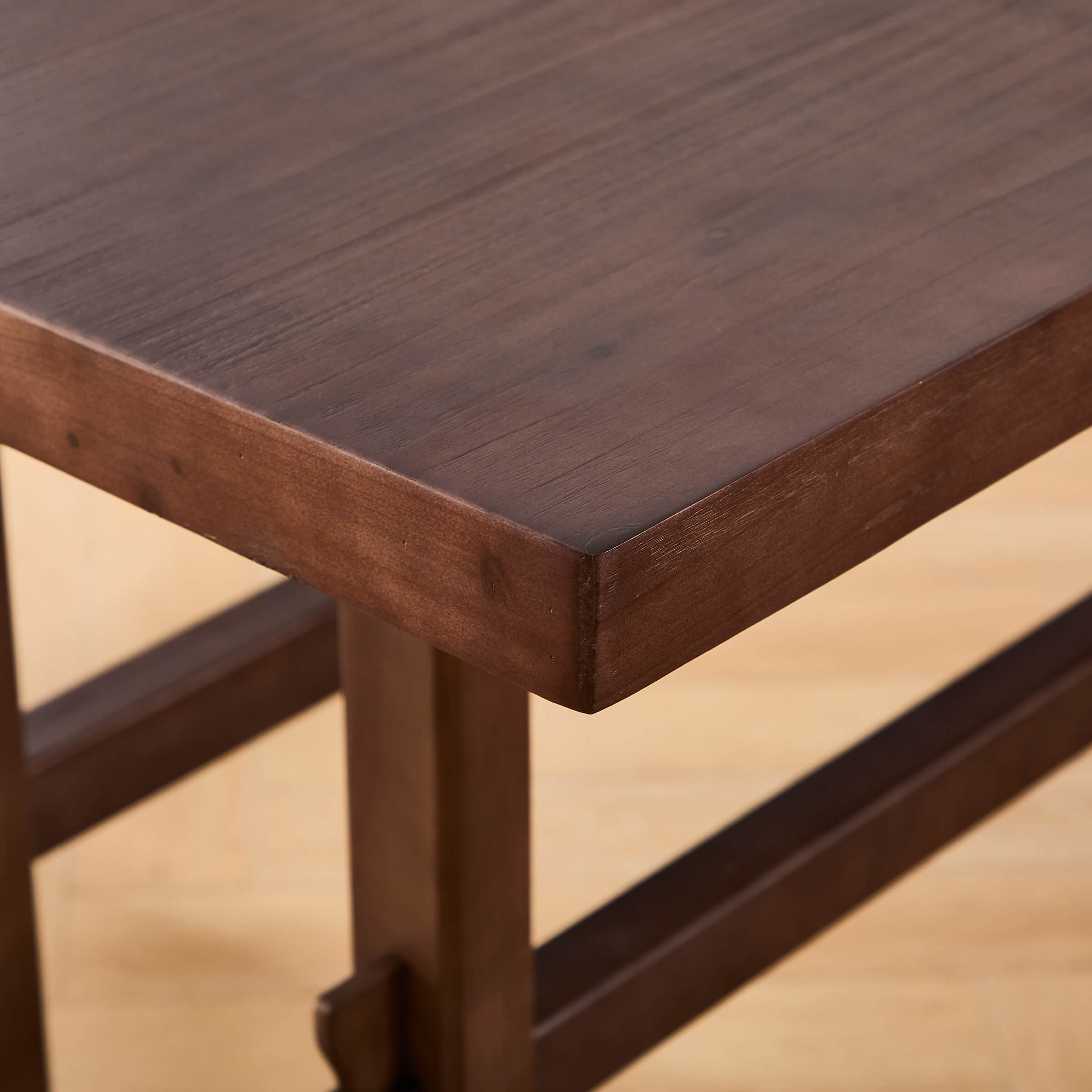 Table edge close-up
