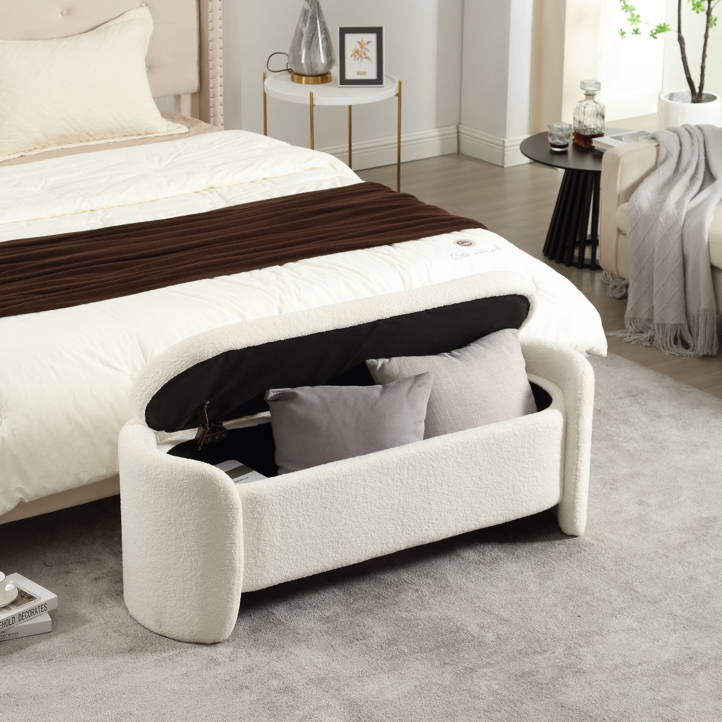 Bench with storage under duvet and pillows