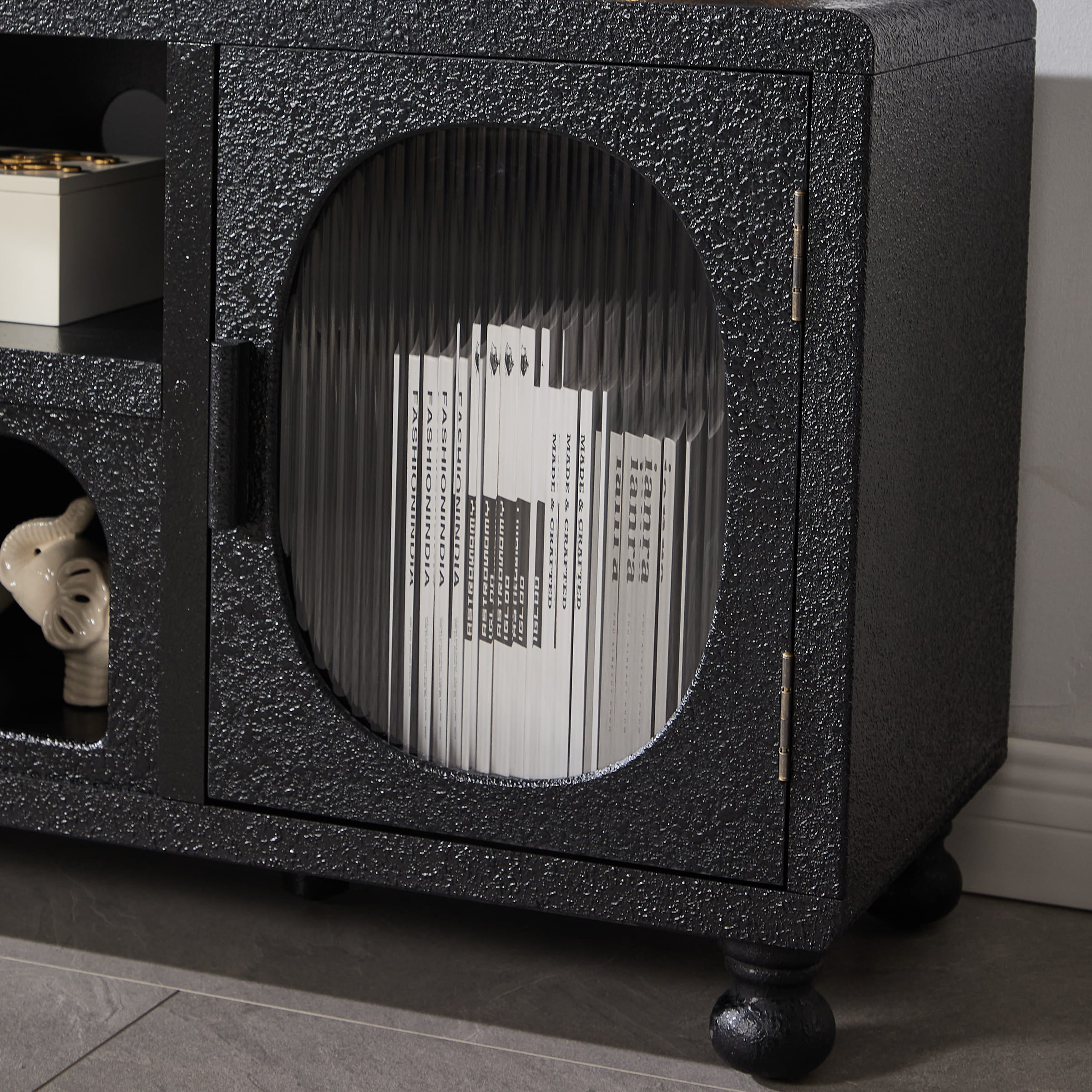 ROCITY Hollow Display Cabinet with Irregular Door - 41538&41539CB