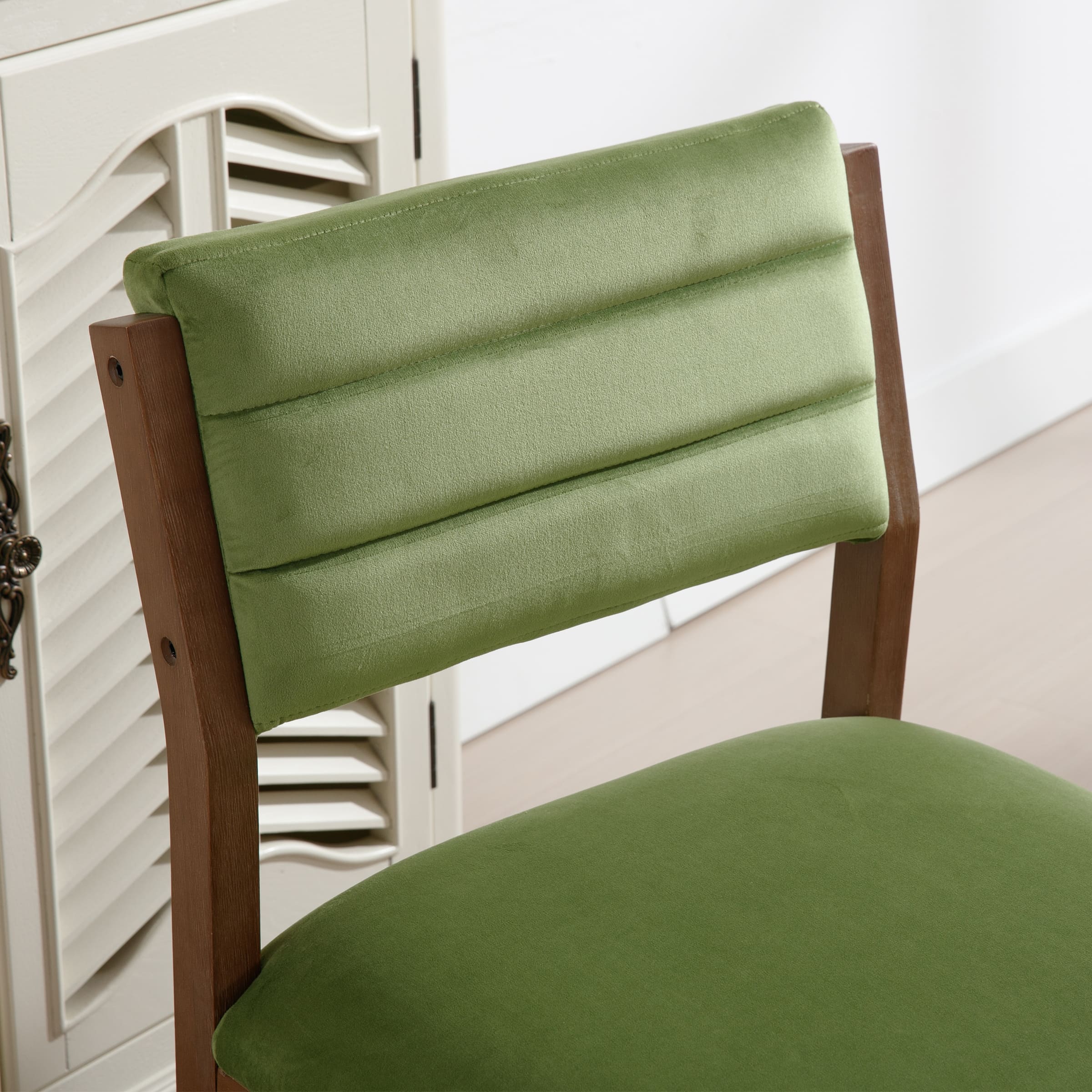 Backrest of chair with channel tufting